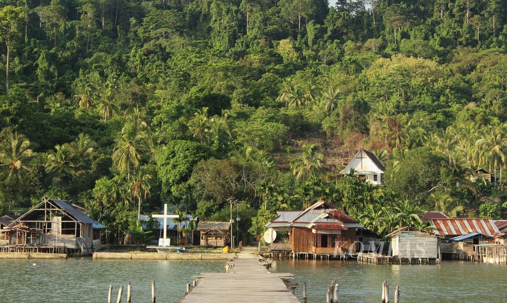 Suasana Kampung Kapatcol, Misool Barat, Kabupaten Raja Ampat, Papua Barat Daya, Senin (25/3/2024).