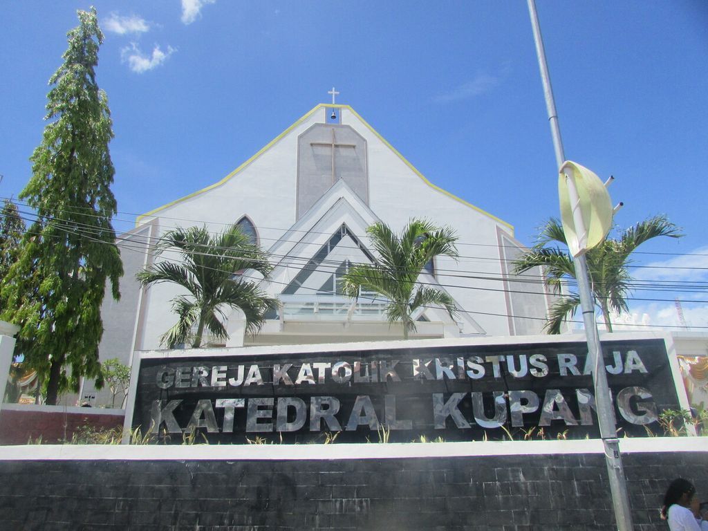 Gedung Katedral Kristus Raja Kupang di Kupang, NTT, Senin (18/12/2023).