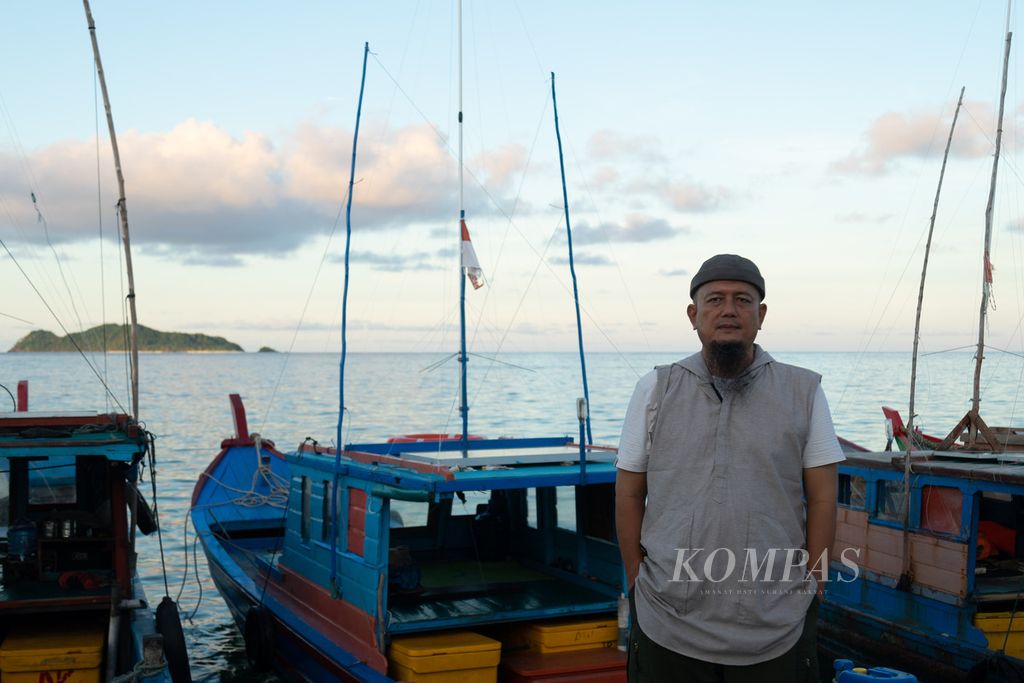 Ketua Aliansi Nelayan Natuna, Hendri, saat ditemui di Pelabuhan Teluk Baruk, Desa Sepempang, Kecamatan Bunguran Timur, Kabupaten Natuna, Kepulauan Riau, Jumat (25/3/2022).