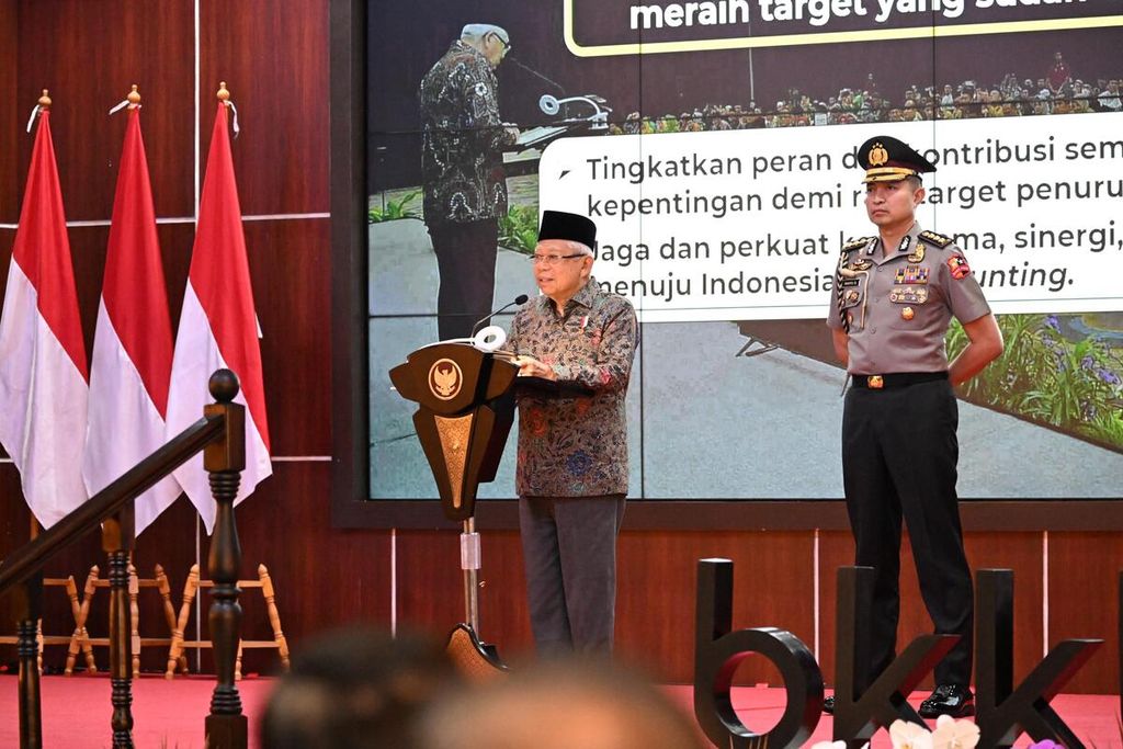 Wakil Presiden Ma’ruf Amin hadir pada Rapat Kerja Nasional Bangga Kencana yang digelar oleh Badan Kependudukan dan Keluarga Berencana Nasional (BKKBN) di Auditorium BKKBN, Kompleks Halim Perdanakusuma, Jakarta, Kamis (25/4/2024).