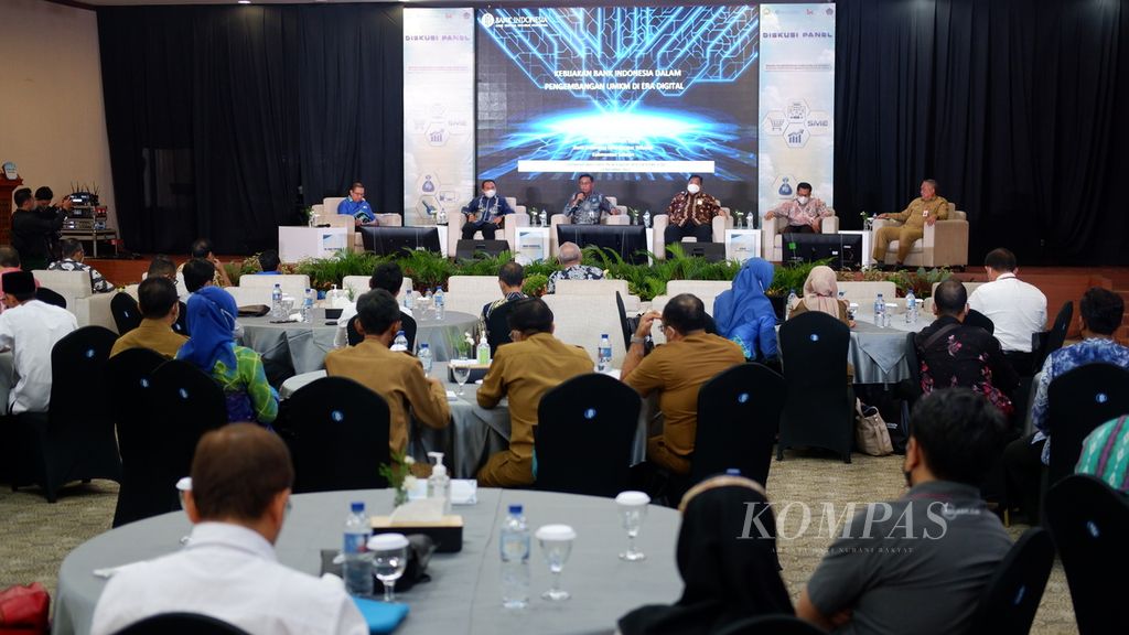 Acara diskusi panel bertema "Sinergi Pemberdayaan UMKM dalam Rangka Penguatan Perekonomian Kalimantan Selatan di Era Digital" di Banjarmasin, Senin (28/11/2022).