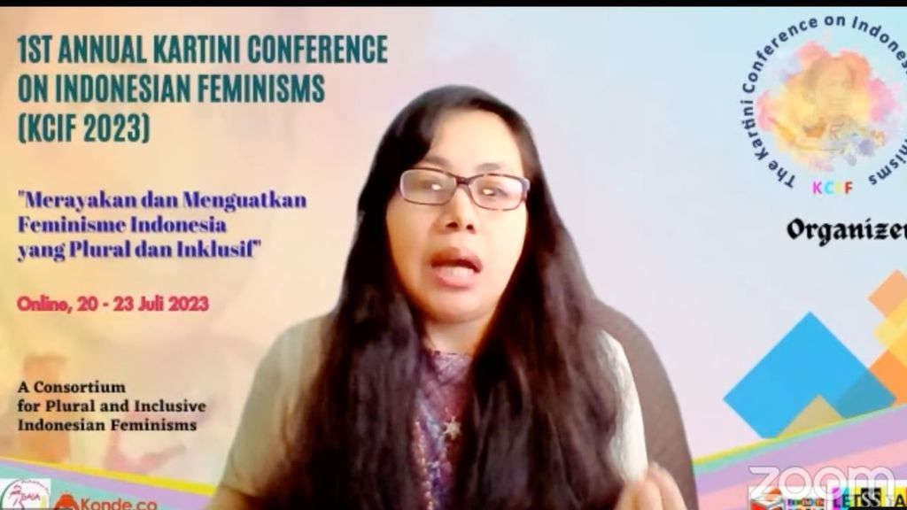 Conference Chair Diah Irawaty dari LETSS Talk pada Pembukaan 1st Annual Kartini Conference on Indonesian Feminisms (KCIF) 2023: Pentingnya Mendiskusikan Feminisme yang Plural dan Inklusif, Kamis (20/7/2023) malam. Berbagai isu terkait feminisme diangkat sebagai tema dalam konferensi yang akan berlangsung Minggu (23/7/2023).