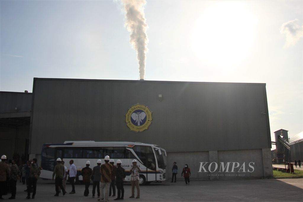 Presiden Joko Widodo meresmikan pabrik pupuk NPK milik PT Pupuk Iskandar Muda di Kabupaten Aceh Utara, Provinsi Aceh, Jumat (10/2/2023). Pabrik tersebut mampu memproduksi 500.000 ton per tahun.