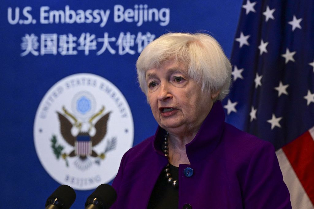 Menteri Keuangan AS Janet Yellen berbicara dalam konferensi per di Beijing American Center di Kedutaan Besar AS di Beijing, China, 9 Juli 2023. 