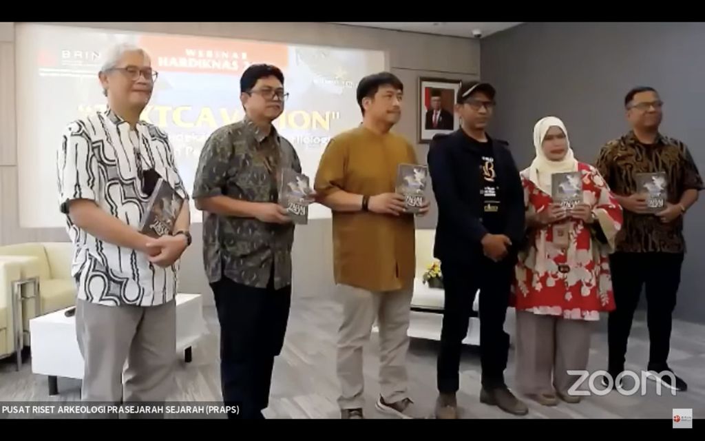 Suasana peluncuran dan diskusi buku <i>Keajaiban Negeri Emas Zabaj: Indonesia dalam Catatan Dunia Islam Masa Abbasiyah</i> yang ditulis Abu Bakar Said di Jakarta, Selasa (2/5/2023).