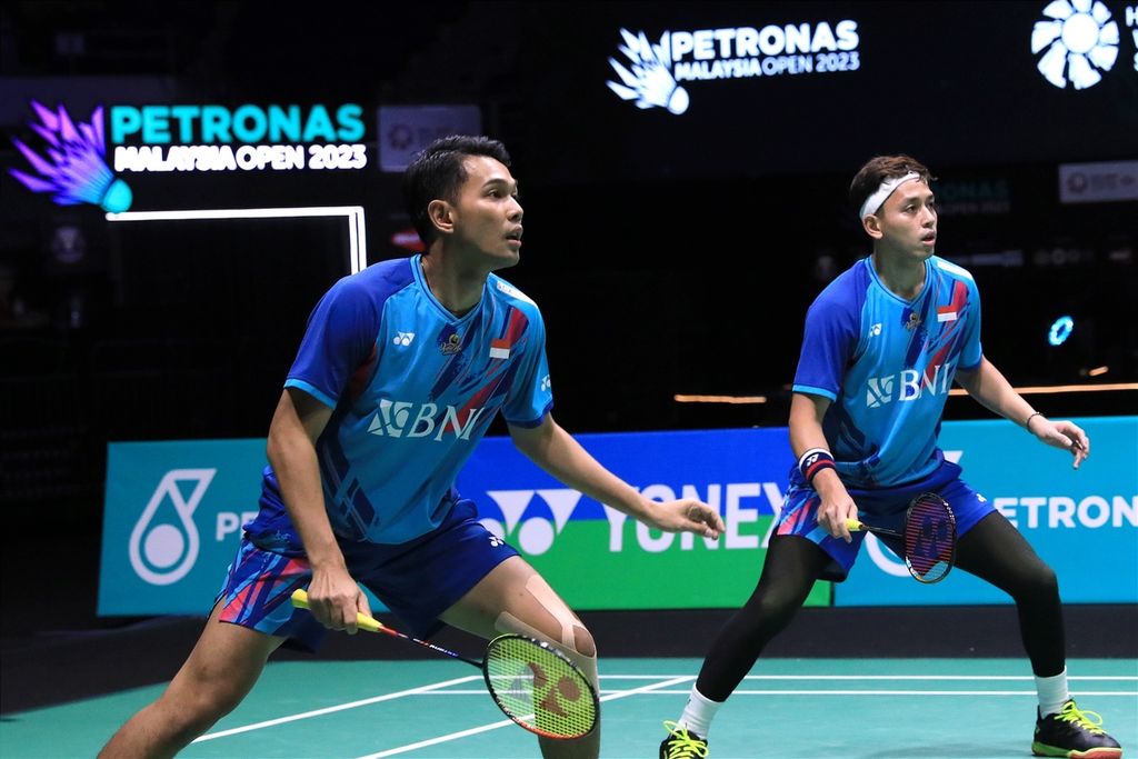 Ilustrasi : Fajar Alfian/Muhammad Rian Ardianto menjadi satu-satunya wakil Indonesia yang lolos ke final turnamen bulu tangkis Malaysia terbuka Super 1000 setelah mengalahkan pasangan Korea Selatan, Kang Min-hyuk/Seo Seung-jae, 21-18, 21-17 pada laga semifinal di Axiata Arena, Kuala Lumpur, Sabtu (14/1/2023) malam.
