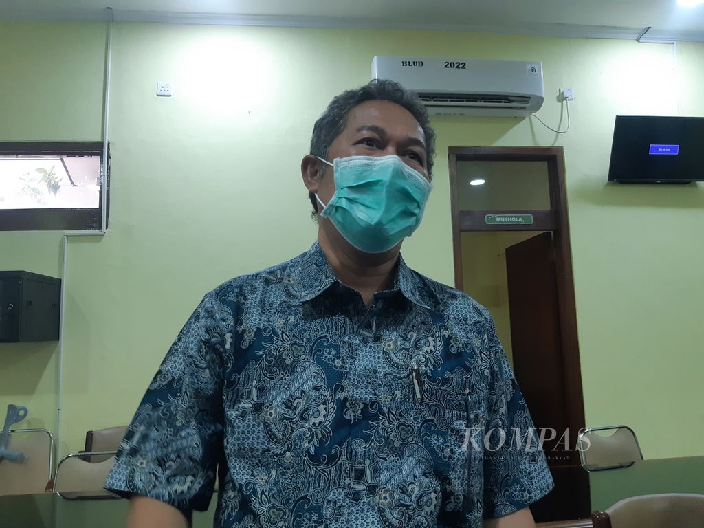 Dokter spesialis penyakit dalam RSD Gunung Jati, Wizhar Syamsuri, saat diwawancarai di Cirebon, Jawa Barat, Jumat (21/10/2022).
