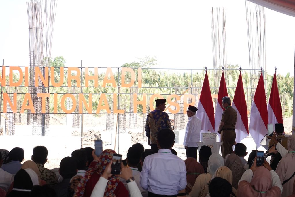 Wakil Presiden Ma'ruf Amin menghadiri Ground Breaking Pembangunan Masjid Hajjah Andi Nurhadi dan AAS International Hospital yang berlokasi di Jalan Kesadaran IV, Kecamatan Panakkukang, Kota Makassar,  Sulawesi Selatan, Senin (9/10/2023).