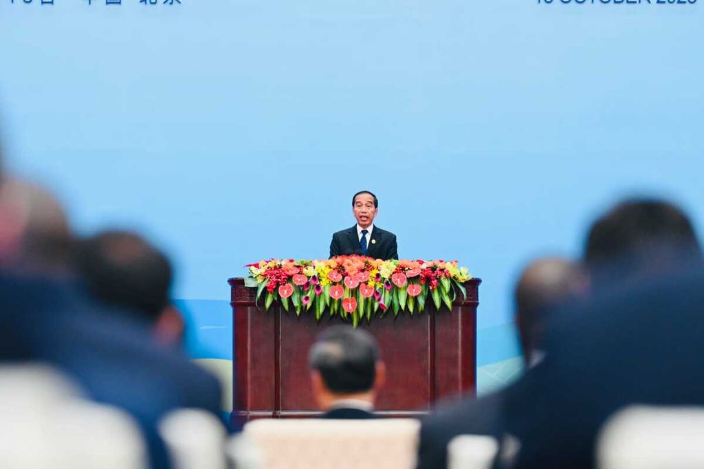 Presiden Joko Widodo berpidato pada pembukaan Forum Ke-3 Prakarsa Sabuk dan Jalan, Rabu (18/10/2023), di gedung Balai Agung Rakyat, Beijing, China. 