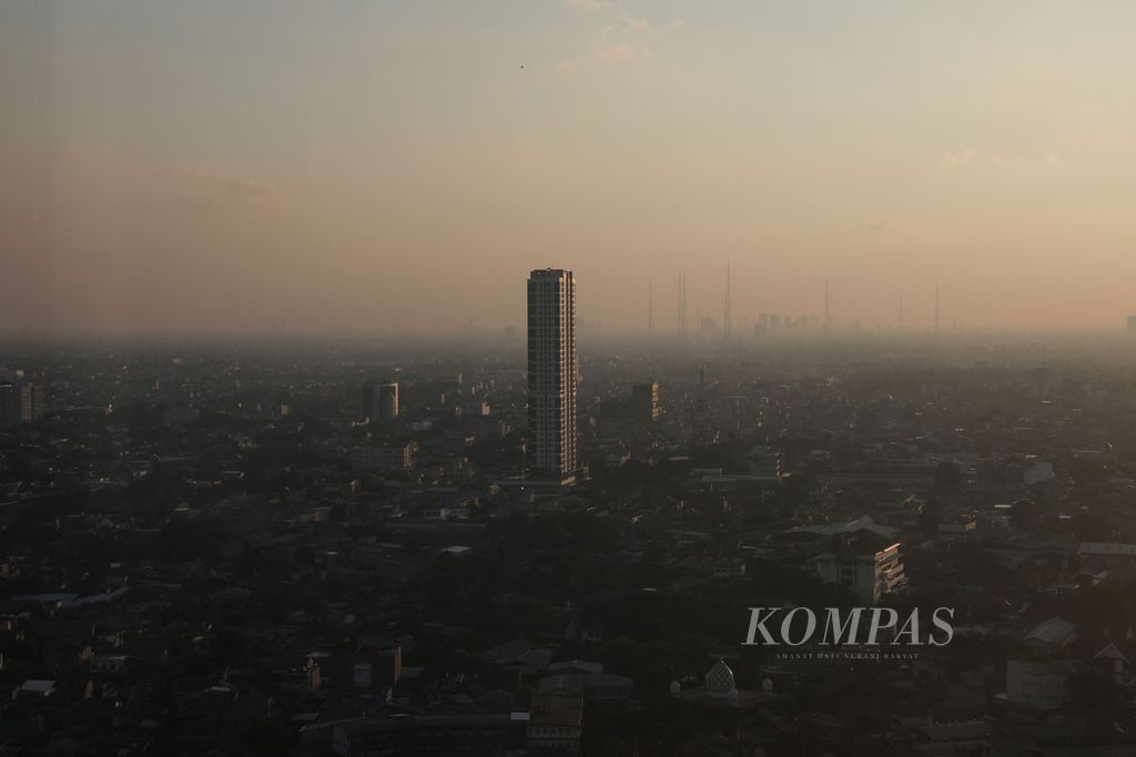 Gedung bertingkat di Jakarta, Rabu (26/5/2021).