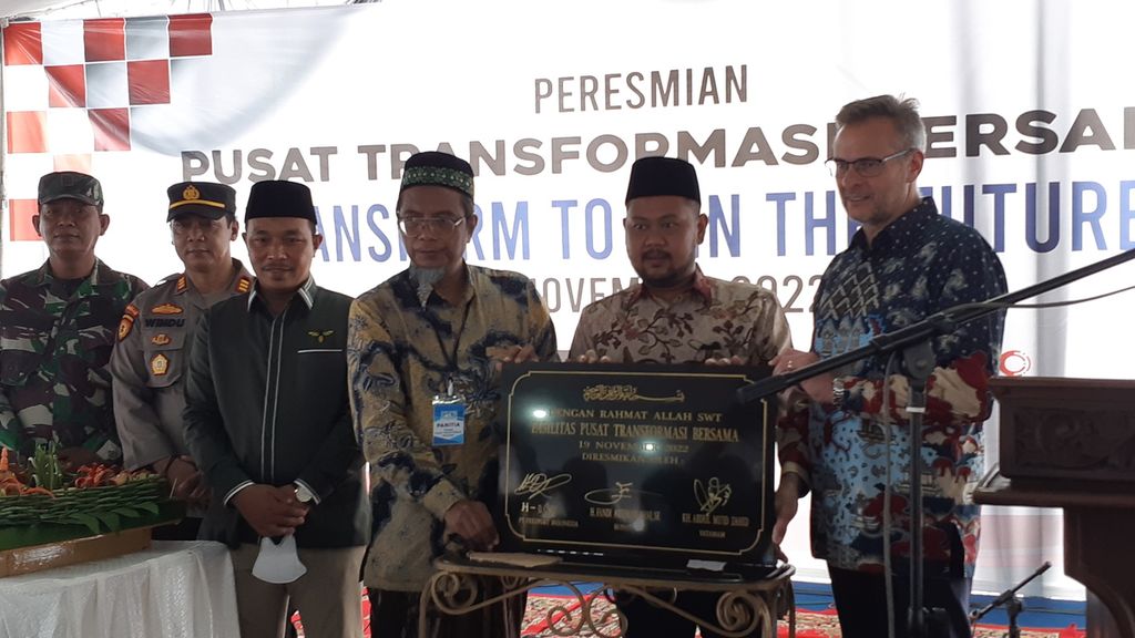 Bupati Gresik Fandi Ahmad Yani meresmikan Pusat Transformasi Bersama yang menampung dan mengolah limbah konstruksi pabrik smelter milik PT Freeport Indonesia, Sabtu (19/11/2022).