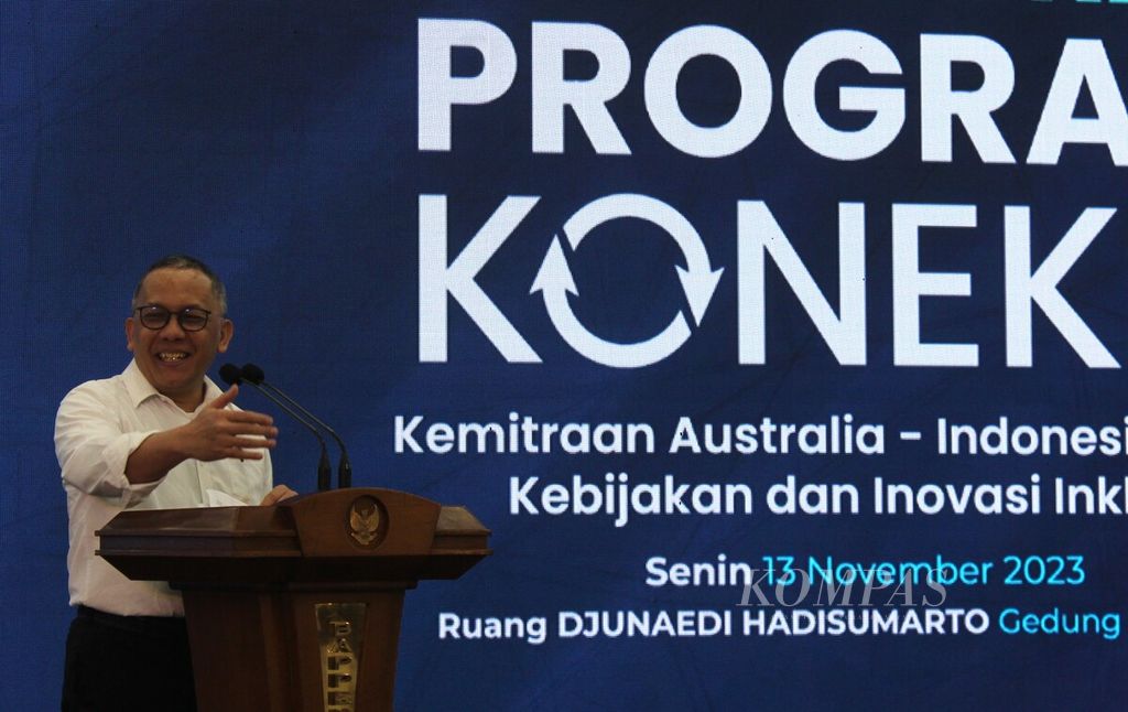 Kepala Badan Riset dan Inovasi Nasional Laksana Tri Handoko menyampaikan sambutan dalam peluncuran Program Koneksi di Gedung Bappenas, Jakarta, Senin (13/11/2023). 