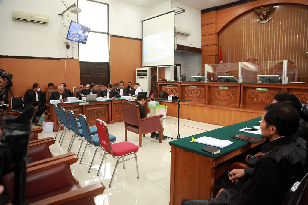 Richard Eliezer terdakwa kasus pembunuhan Brigadir J (Nofriansyah Yoshua Hutabarat) menjalani sidang lanjutan di Pengadilan Negeri, Jakarta Selatan, Selasa (25/10/2022). 