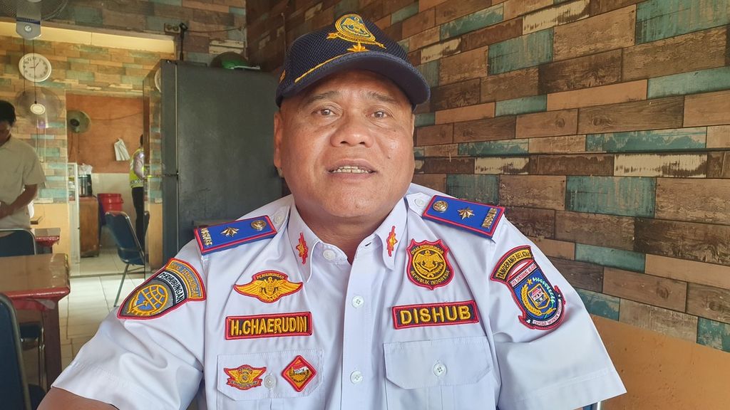 Kepala Dinas Perhubungan Tangerang Selatan Chaerudin saat ditemui di Simpang Kampung Utan, Ciputat, (24/6/2023). 