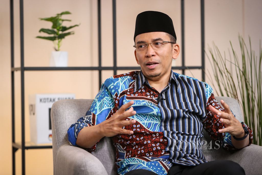 Ketua Harian Nasional Partai Perindo Muhammad Zainul Majdi atau dikenal sebagai Tuan Guru Bajang (TGB) saat berkunjung ke Kantor Redaksi Harian <i>Kompas</i> di Menara Kompas, Jakarta, Jumat (11/8/2023).
