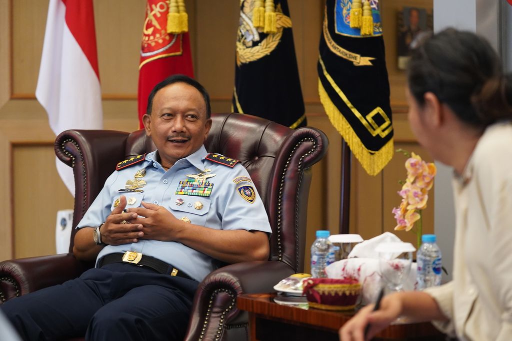 Wawancara bersama Marsekal Madya TNI Ir Tedi Rizalihadi S, MM, dalam rangka ulang tahun kedua Komando Operasi Udara Nasional.