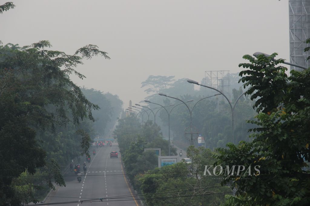 Kabut asap menyelimuti Kota Pontianak, Kalimantan Barat, Kamis (28/9/2023).