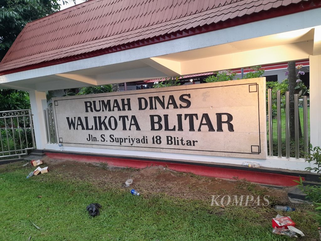 Rumah dinas Wali Kota Blitar di Jalan Sudanco Supriadi Kota Blitar, Jawa Timur, Senin (12/12/2022)