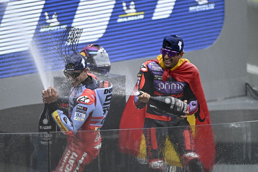 The celebration of Gresini Racing rider Marc Marquez (left) and Prima Pramac Racing rider Jorge Martin at the French MotoGP race held at Bugatti Circuit, Le Mans, France, on Sunday (12/5/2024).