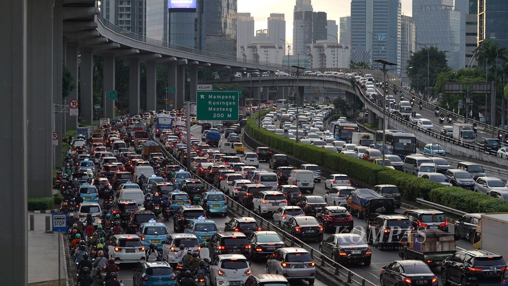 Jakarta didorong menjadi kota global dan fokus sebagai pusat perkembangan ekonomi nasional. Beberapa indeks yang harus diperhatikan, antara lain, peningkatan transportasi massal dan pengurangan kemacetan. 
