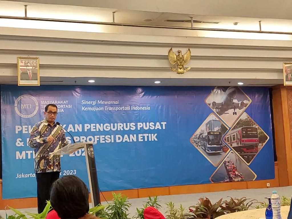 Menteri Perhubungan Budi Karya Sumadi dalam pelantikan pengurus pusat Masyarakat Transportasi Indonesia (MTI) periode 2022-2025, Rabu (22/3/20223), di Jakarta.