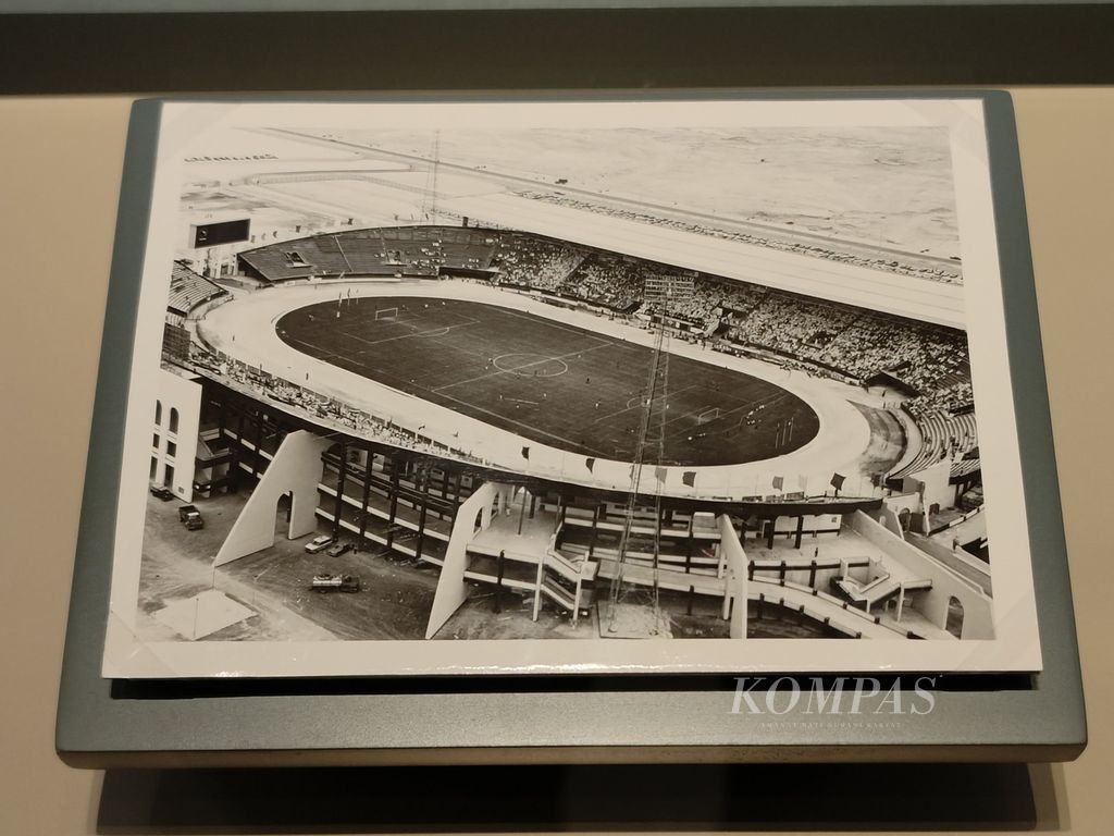 Foto udara Stadion Khalifa ketika jelang pembukaan Piala Teluk 1976 yang berada di 3-2-1 Museum Olahraga dan Olimpiade Qatar di Doha, Rabu (30/11/2022). Stadion nasional Qatar itu telah mengalami dua kali renovasi besar-besaran demi menyambut Asian Games 2006 dan Piala Dunia 2022.