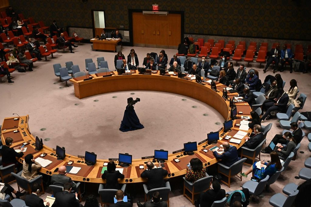Pemandangan sidang Dewan Keamanan PBB saat pemungutan suara atas rancangan resolusi yang berisi desakan agar kekerasan di Myanmar segera dihentikan dan para tahanan politik dibebaskan, Sidang itu digelar pada Kamis (22/12/2022).