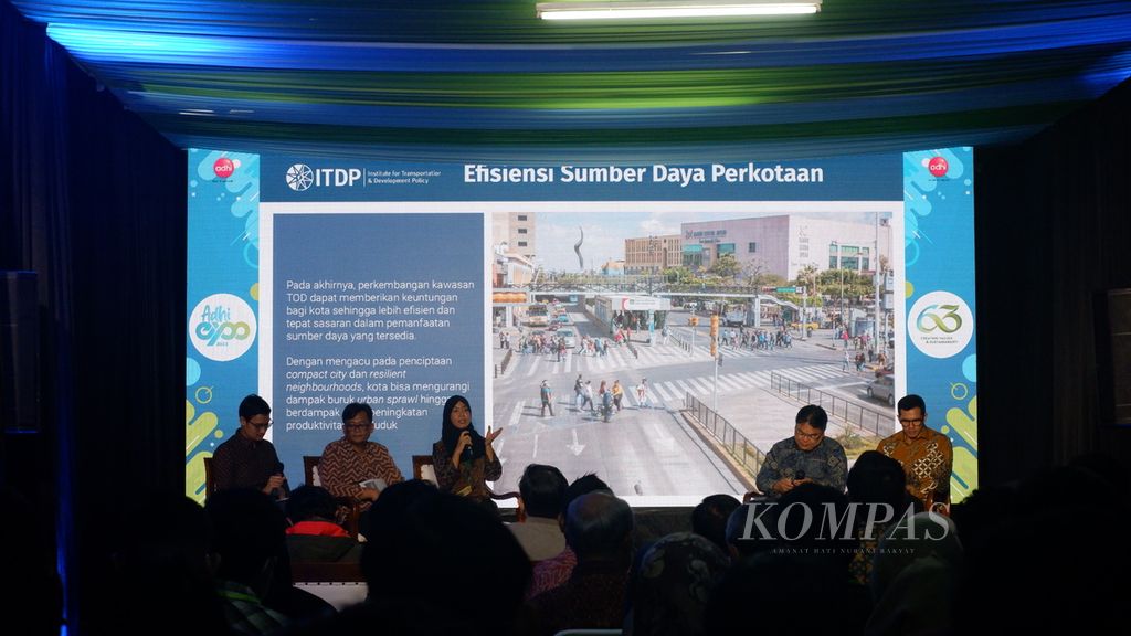 Seminar bertajuk ”Connecting Life with Transit Oriented Development” dalam rangkaian hari ulang tahun ke-63 PT Adhi Karya (Persero) Tbk atau ADHI di Jakarta, Rabu (1/3/2023).