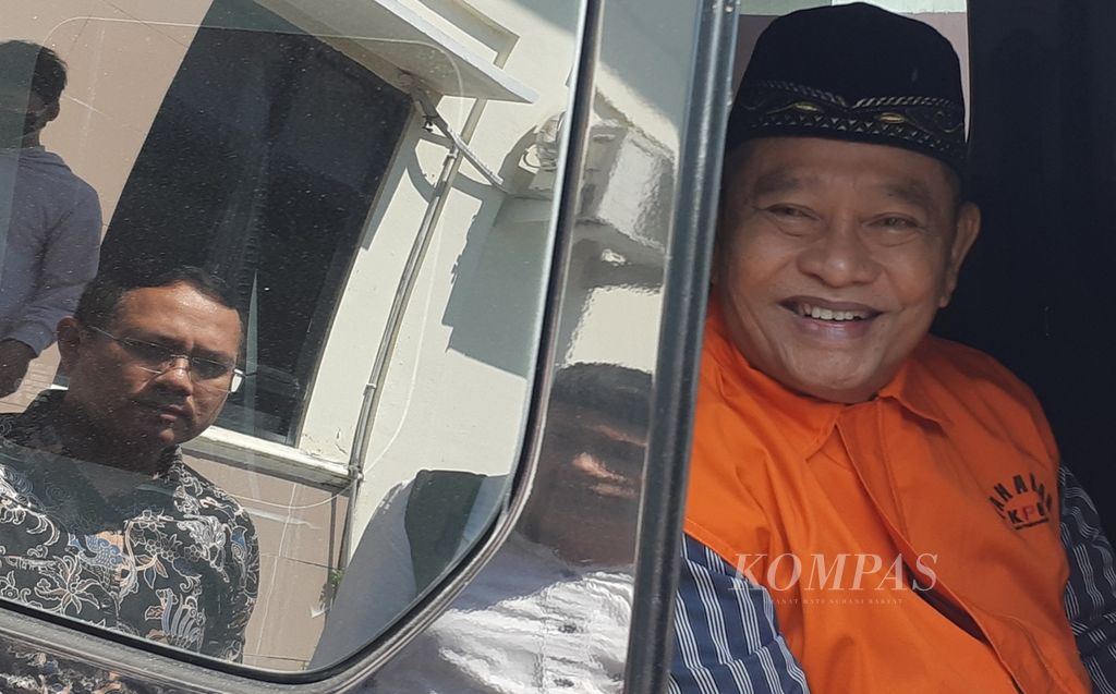 Bupati Sidoarjo periode 2010-2015 dan 2016-2021, Saiful Ilah, saati menjalani sidang perkara korupsi di Pengadilan Tipikor Surabaya, Kamis (10/8/2023). 