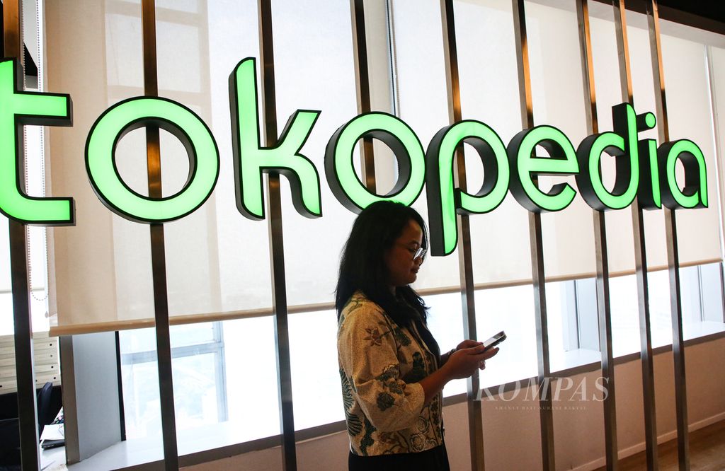 Salah satu sudut di kantor Tokopedia saat peluncuran kampanye ”Beli Lokal” pada Hari Belanja Nasional atau Harbolnas 12.12, 2023 di Jakarta, Selasa (12/12/2023). 