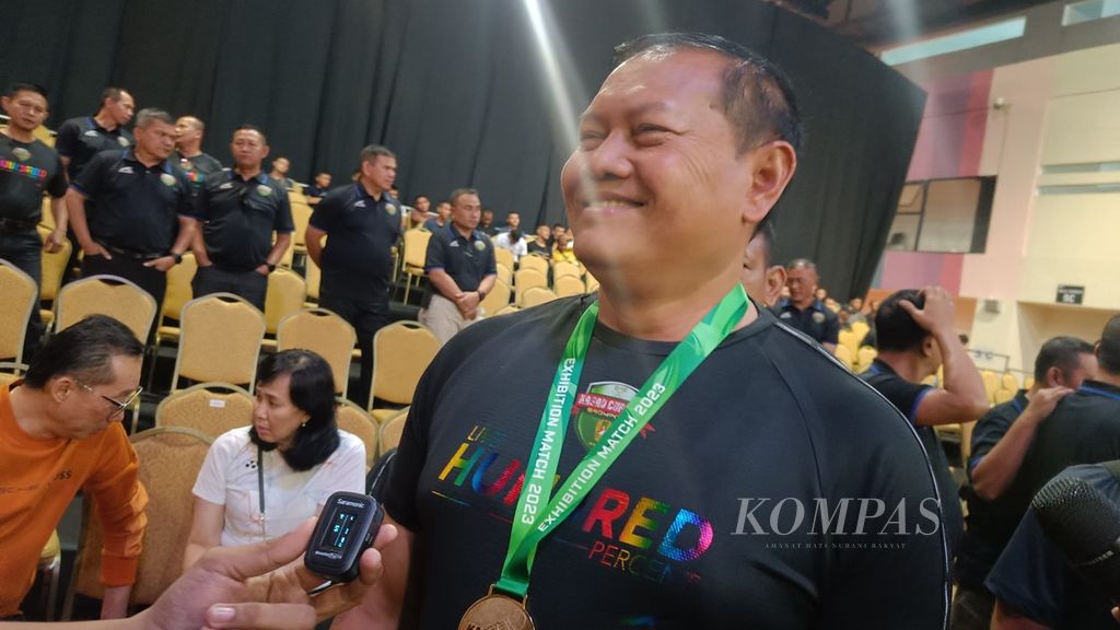 Senyuman bahagia dari Panglima TNI Laksamana Yudo Margono seusai memenangi pertandingan dalam Kasad Cup 2023 di GBK Arena, Jakarta, Minggu (29/10/2023).