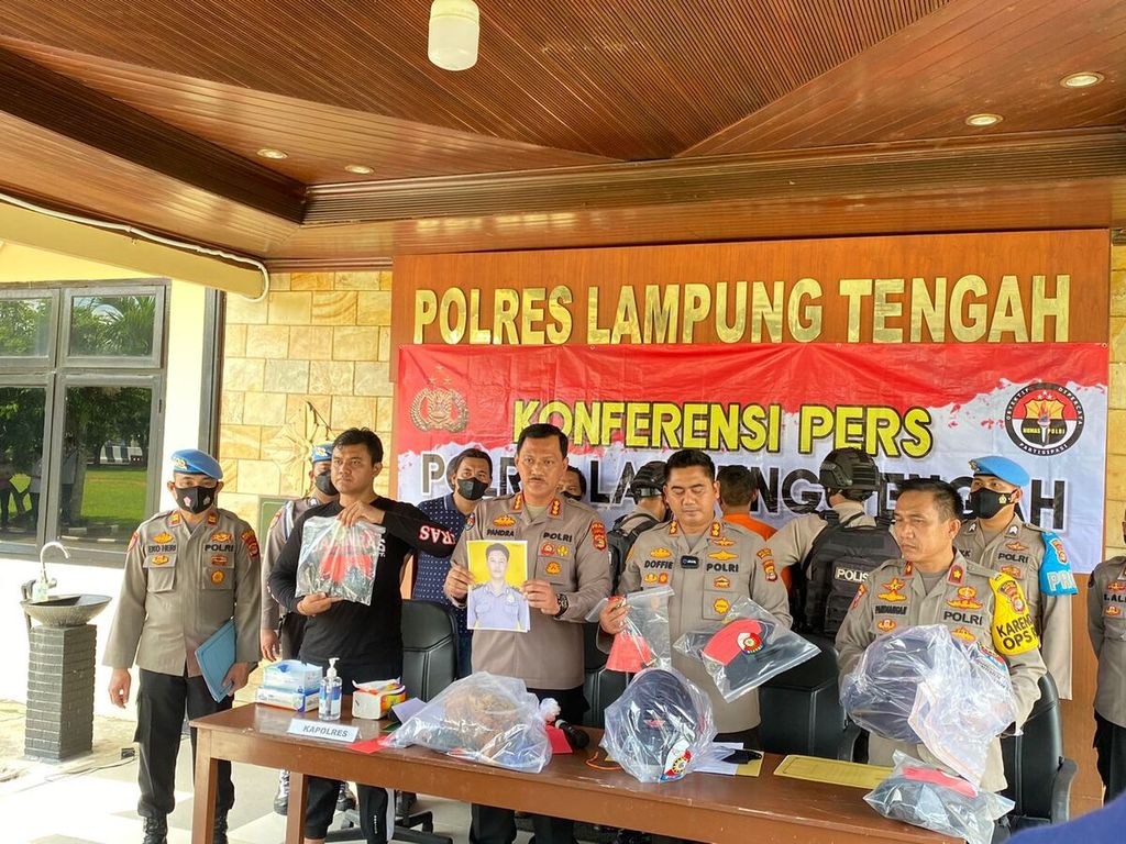 Polda Lampung menggelar konferensi pers kasus penembakan anggota polisi oleh rekannya sesama anggota polisi di Polres Lampung Tengah, Senin (5/9/2022)