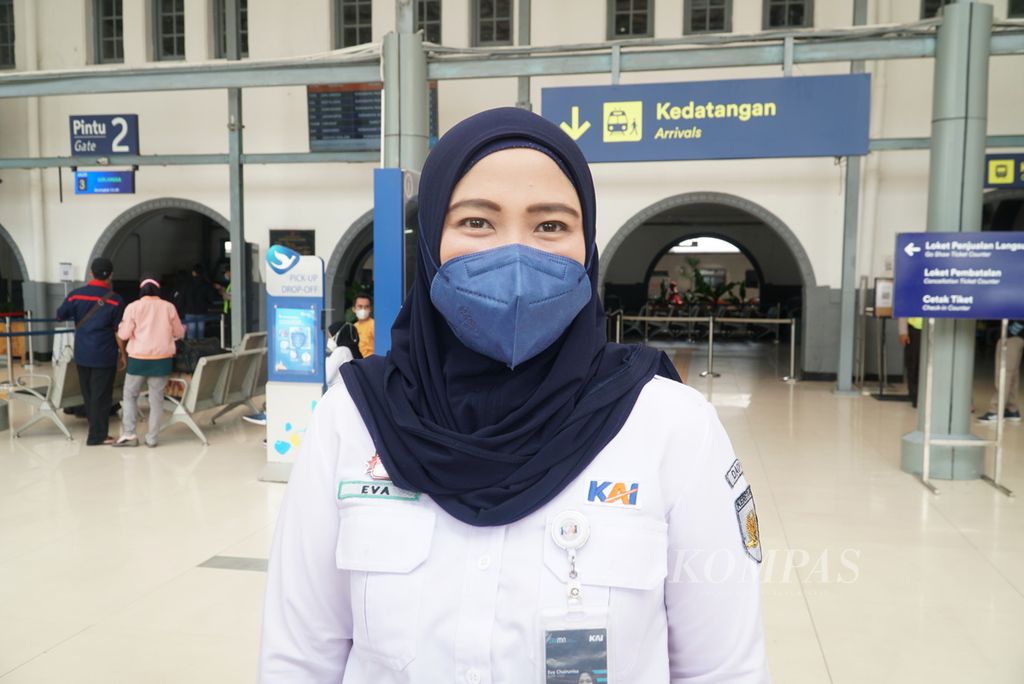 Kepala Humas PT KAI Daop 1 Jakarta Eva Chairunisa ketika dijumpai di Stasiun Kereta Api Pasar Senen, Jakarta Pusat, Sabtu (23/4/2022).