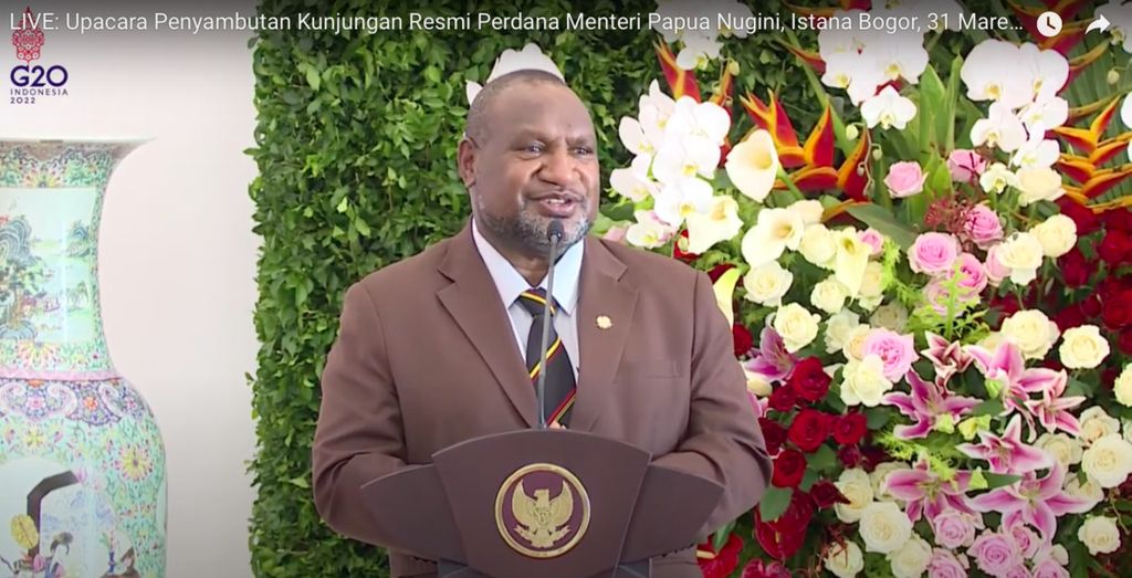Perdana Menteri Papua Nugini James Marape dalam keterangan pers ketika melakukan kunjungan kenegaraan di Istana Kepresidenan Bogor, Kamis (31/3/2022).