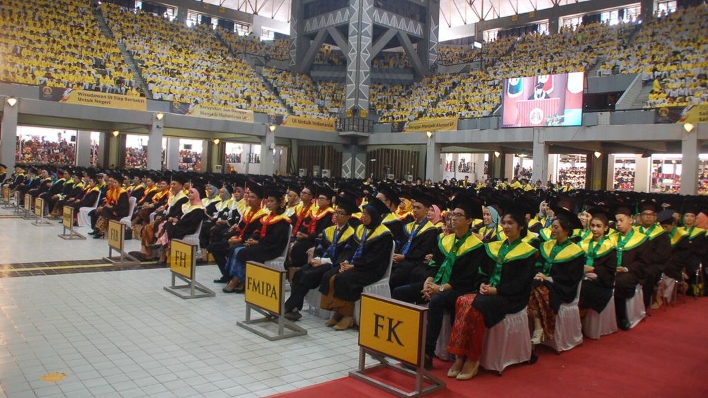 Suasana Upacara Wisuda Sarjana Reguler dan Sarjana Kelas Internasional Universitas Indonesia pada Jumat, (31/8/2018) di Depok.