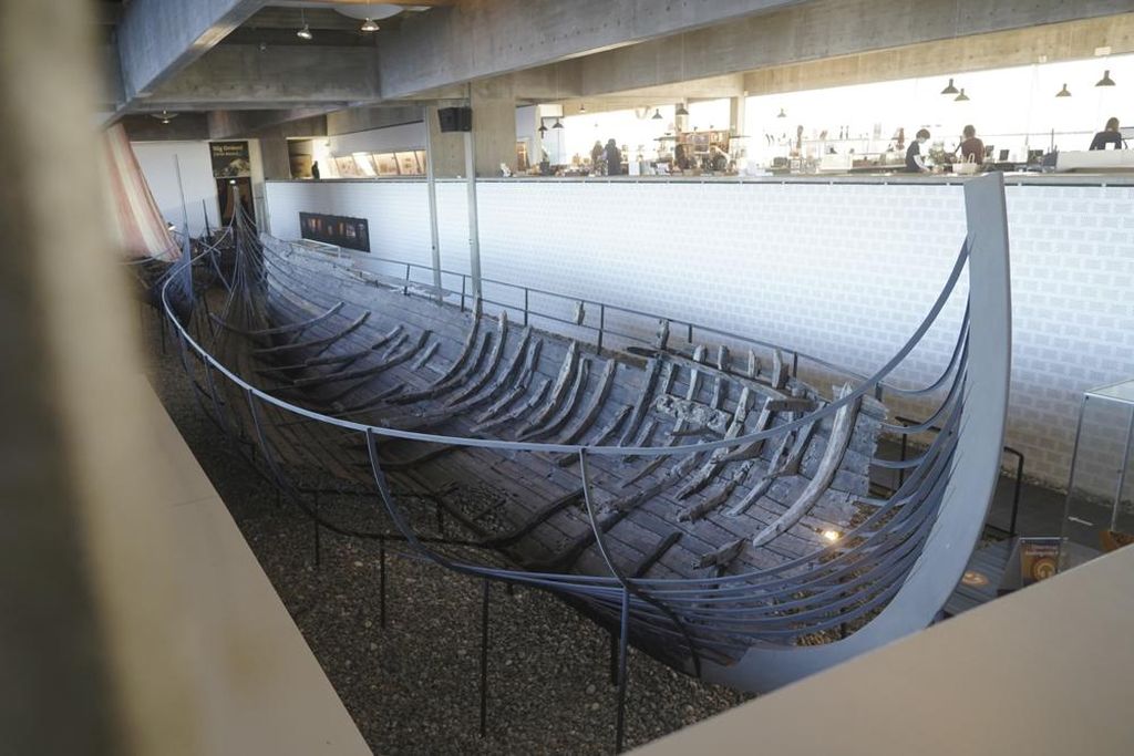 UNESCO menetapkan perahu layar kayu dari era Viking sebagai warisan budaya tak benda pada Desember 2021. Kapal ini dulu digunakan untuk mencari ikan, berdagang, hingga berperang.
