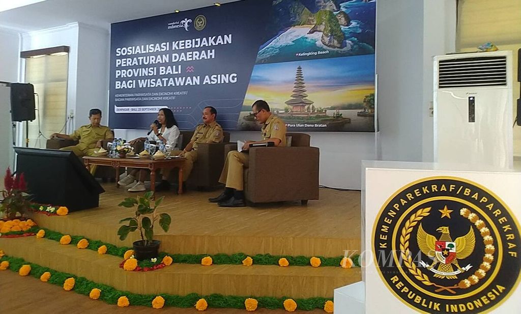 Pemerintah Provinsi Bali bakal menerapkan kebijakan pengenaan pungutan bagi wisatawan asing mulai Februari 2024. Hal itu dibahas dalam diskusi "Sosialisasi Kebijakan Peraturan Daerah Bali bagi Wisatawan Asing", di Kota Denpasar, Senin (25/9/2023).