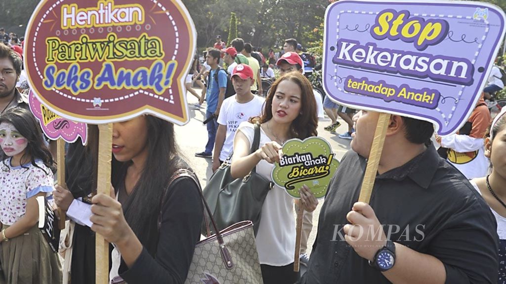 Sejumlah komunitas dan LSM peduli anak mengadakan kampanye peduli anak di Jakarta, Minggu (2/8/2015). Maraknya kasus kekerasan dan eksploitasi terhadap anak di Jakarta dan sejumlah daerah dalam beberapa waktu terakhir cukup memprihatinkan. 