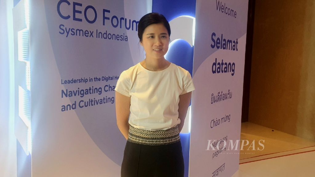 CEO dan Wakil Presiden Direktur Siloam Hospitals Group Caroline Riady saat diwawancarai wartawan di sela acara Sysmex CEO Forum di Jakarta, Kamis (16/5/2024).