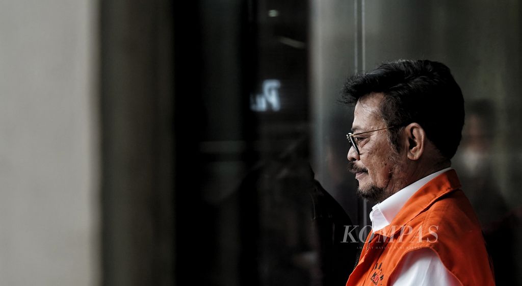 Bekas Menteri Pertanian Syahrul Yasin Limpo setelah menjalani pemeriksaan lanjutan oleh penyidik Komisi Pemberantasan Korupsi (KPK) di Gedung Merah Putih Komisi Pemberantasan Korupsi (KPK), Jakarta, Kamis (23/11/2023). 