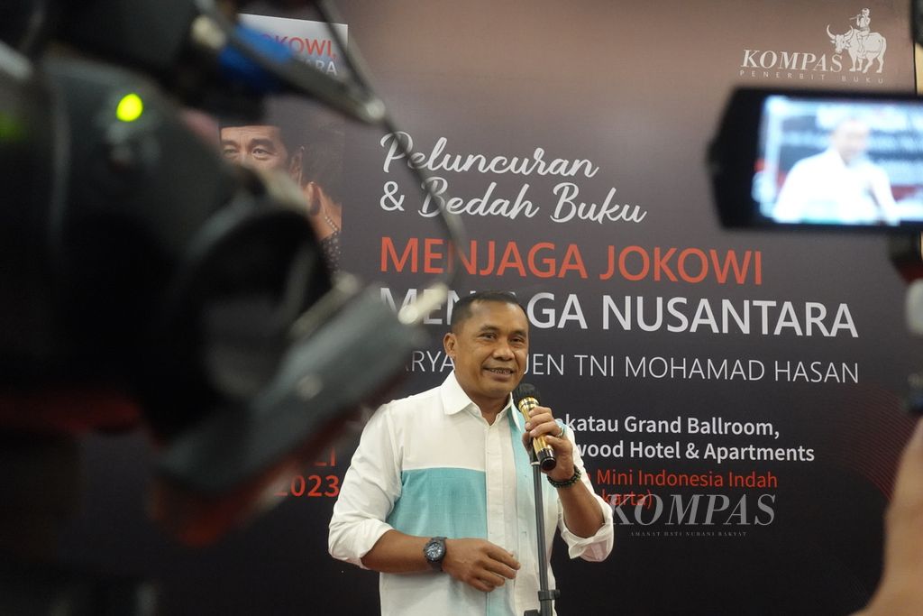 Pangdam Jaya Mayor Jenderal Mohamad Hasan saat memberikan keterangan pers menjelang peluncuran dan bedah buku karyanya  berjudul <i>Menjaga Jokowi, Menjaga Nusantara,</i> di Jakarta, Rabu (26/7/2023).