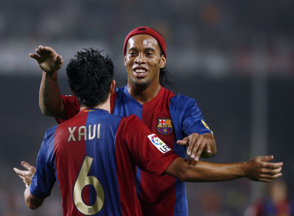 Bintang Barcelona, Ronaldinho, mencetak gol saat berjumpa Recreativo Huelva, 28 Oktober 2006.