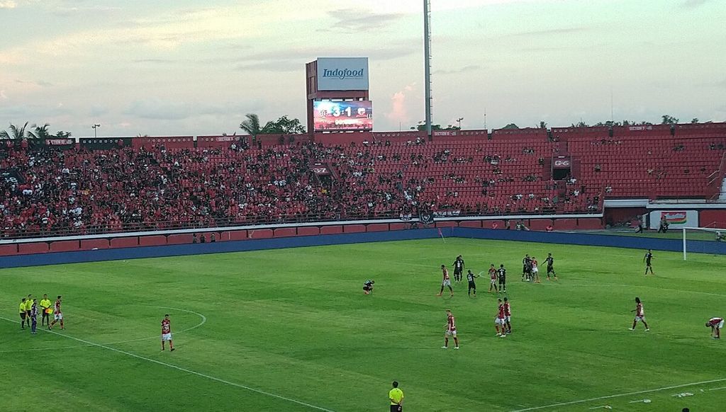 Suasana Stadion I Wayan Dipta, Gianyar, yang menjadi markas klub Liga 1, Bali United, Minggu (15/3/2020). 