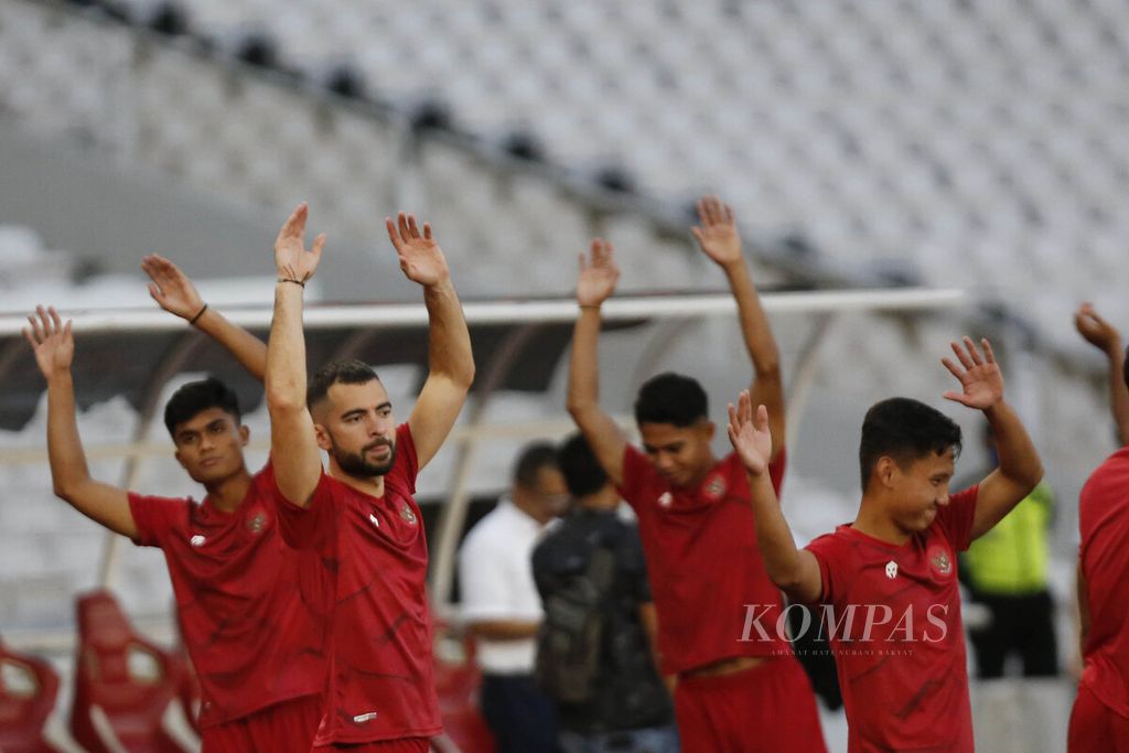 Tim nasional Indonesia berlatih di Stadion Utama Gelora Bung Karno, Senayan, Jakarta, jelang menjamu Vietnam, Kamis (5/1/2023).  