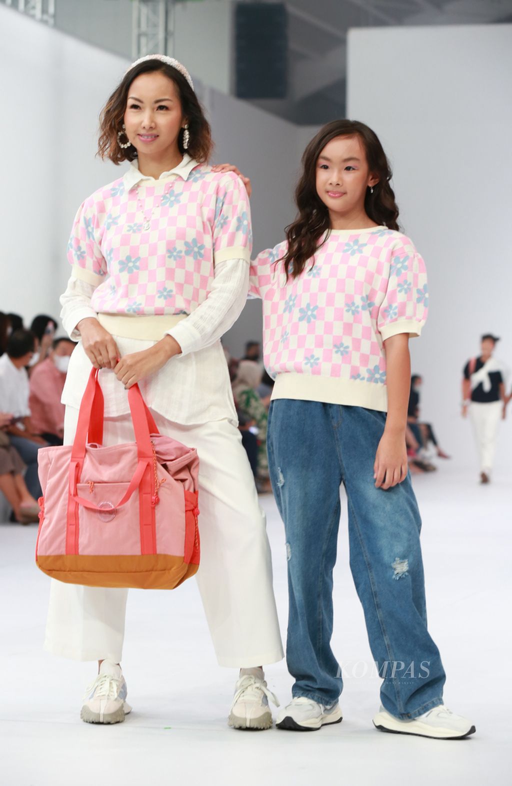 Cottonink dan Cottonink Mini ditampilkan di Jakarta Fashion Week 2023, Oktober 2022.