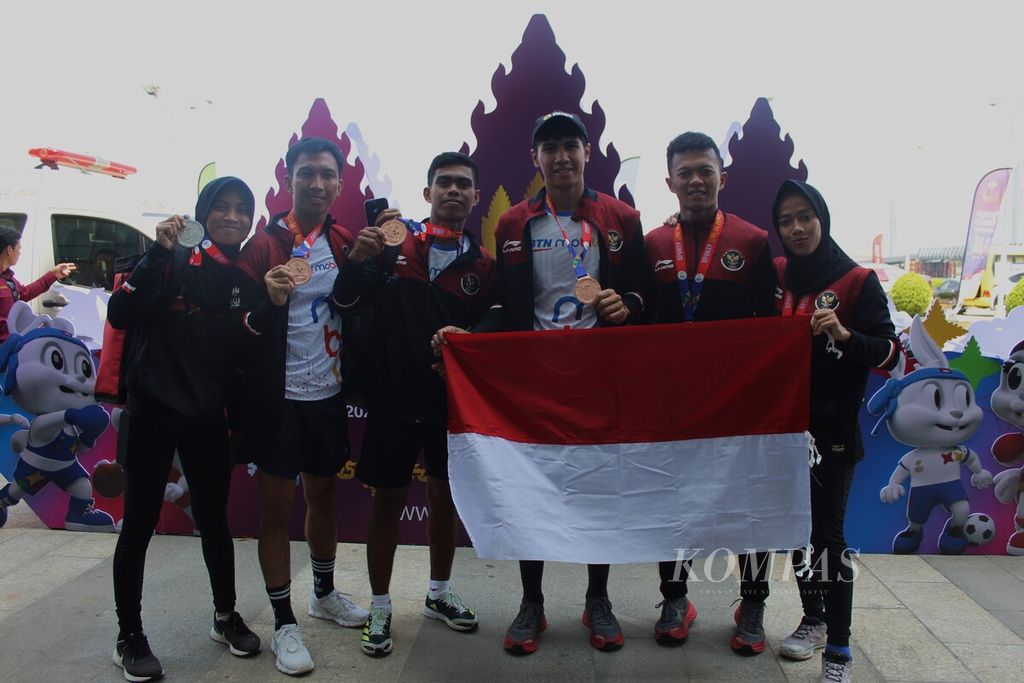 Atlet Indonesia pada cabang olahraga obstacle race baik tim putra maupun putri mendapatkan tiga medali yakni, medali perak dan dua medali perunggu, pada Minggu (7/5/2023). 