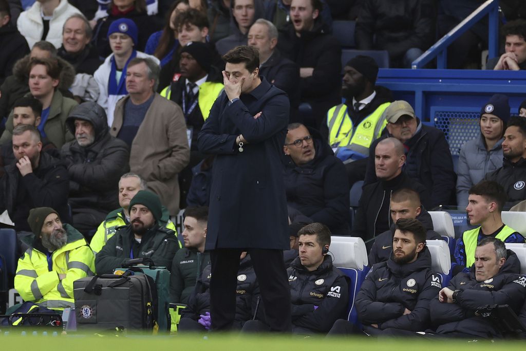 Reaksi Manajer Chelsea Mauricio Pochettino saat Wolves mencetak gol kedua pada laga Liga Inggris, 4 Februari 2024. Chelsea kalah 2-4.