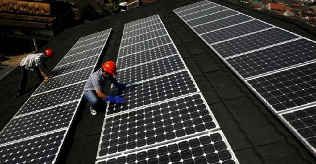 Pembangkit listrik tenaga surya.