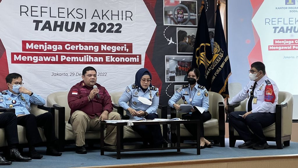 Konferensi Pers Refleksi Akhir Tahun 2022 di Kantor Imigrasi Kelas I Khusus Bandara Soekarno-Hatta, Tangerang, Kamis (29/12/2022).