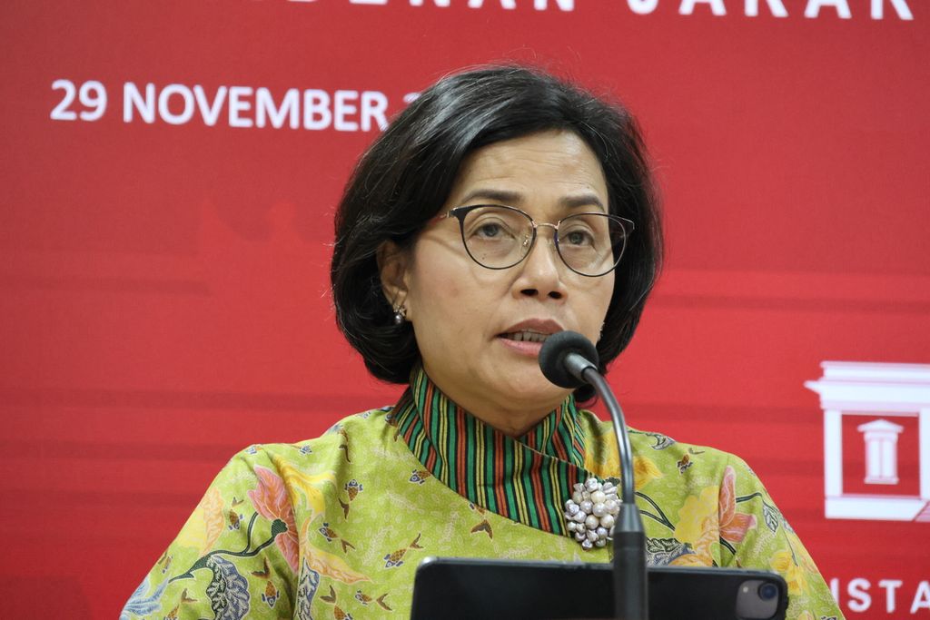 Minister of Finance Sri Mulyani Indrawati provided a statement to reporters after the delivery of the budget implementation plan for ministries/agencies and the list of allocation transfers to regions for the fiscal year 2024, on Wednesday (29/11/2023).